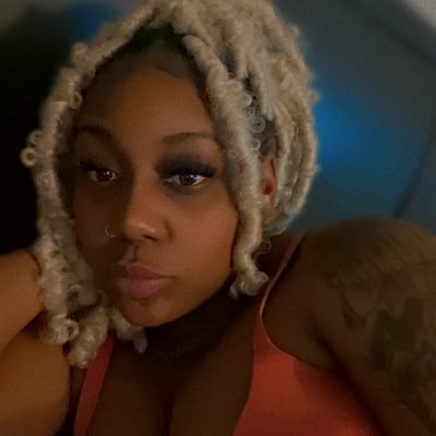 BlondieGem21's profile picture. 🌺💕