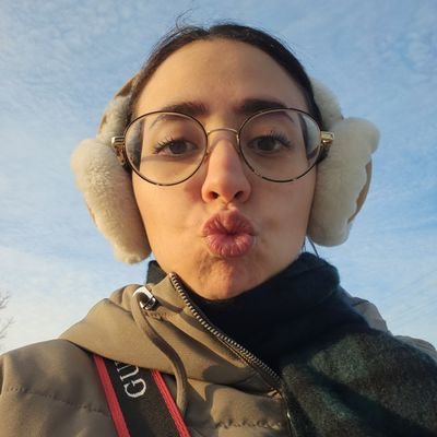 _laila370's profile picture. short and angry