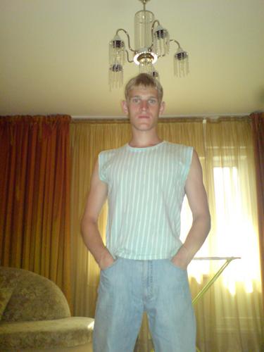 I am sportsmen. My sport is Takwondo and Hapkido. I very like played at drumm.I easy-going and funny person! I'm working on the development of their websites