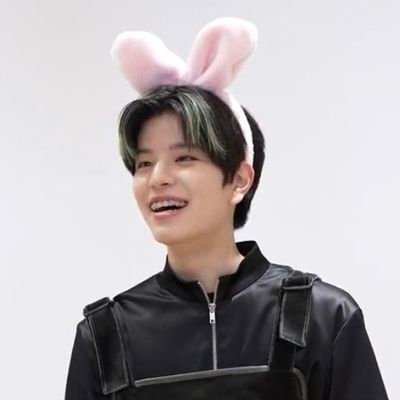 fan account posting seungmin as bunnies 🐰