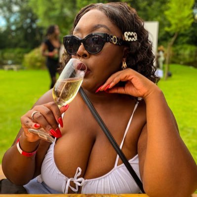 Naledi206's profile picture. Naledi Matima ♡ unapologetically young, black and female. MoSotho. IG: Charlottes_Tipsy YT: Charlotte's Tipsy