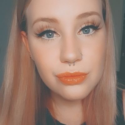 I am Danii, Danii am I. 🎃 I like to play video games... I might also have the tiniest obsession with Anime and Manga 👌🏼 Twitch Affiliate: DaniiNeeve