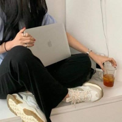 bluemingmoonz_'s profile picture. 🧃Haerin's study progress is here!! —INFJ, social major
