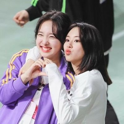 for #트와이스 and #BINI | Babalik kami. - Nayeon, 2019 | saw TWICE (10.01.2023), saw BINI (11.16.2024, 02.15.2025, 06.29.2025)