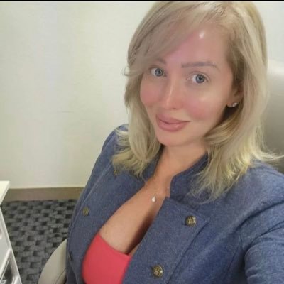 LauraJa78185450's profile picture. I’m a lover of Roses 🌹