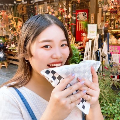 ぽっちゃりアムラー #安室奈美恵 LGBTQ Xジェンダー両性🏳️🌈 アパレル店員→美容部員 安室ちゃんと食べることが大好き