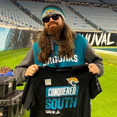 @jaguars Senior Design Manager | #IWATJ #DTWD #DUUUVAL | Design, music, art, nature, love, horror, life, & the pursuit of geek bliss. | These are my opinions.