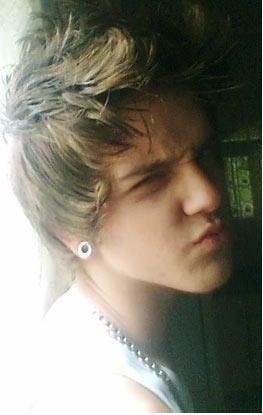 Rackeado 2x ( amor de fã ) mais to de volta .. me segue ?