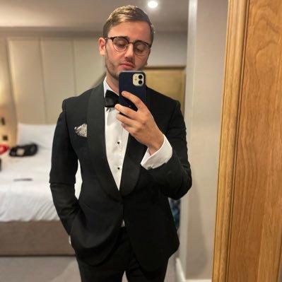 joewindsorO1's profile picture. 