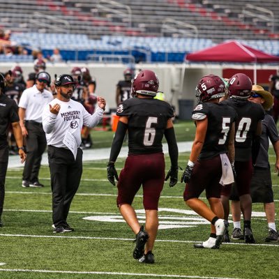 Husband and Father/McMurry University Associate Head Coach/DC/Defensive Back Coach Area: Houston, Beast Texas, and Golden Triangle #WarHawksFAW