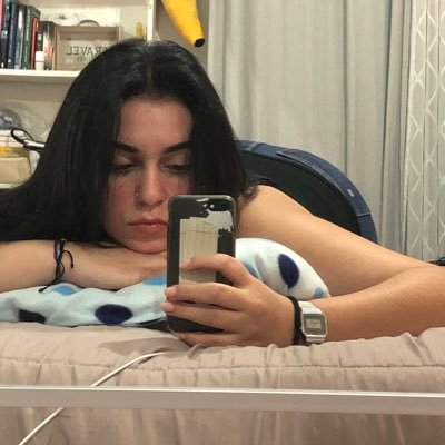 adrianabeja17's profile picture. antes de jantar uma heroína a snifar 18
