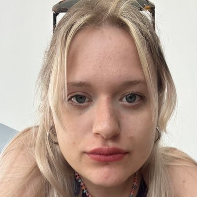 I watch films and talk about them way too much - link in bio for that || neurodivergent || i edit videos and try to do the acting thing ||She//Her ~ They//Them