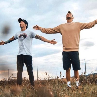 NeonBandiiito's profile picture. use your glutes