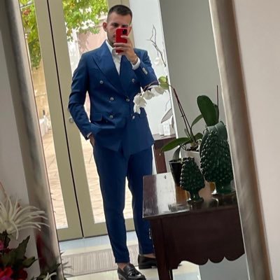 albertocarrone's profile picture. Studente e video maker su @YouTube. Developer e user interface designer per @SVDevTeam. Commento il trash. Unico Grande Amore 🔴⚫️