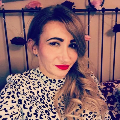 DanniByng's profile picture. Work at West Mids Ambulance Service and a Big big Take That and Robbie Williams Fan 🥰🙌🏻