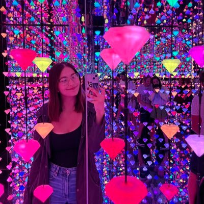 ibeshauna's profile picture. i can’t talk i have socks on