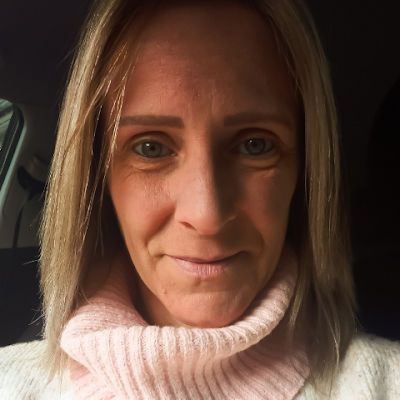 DanielliElise's profile picture. 