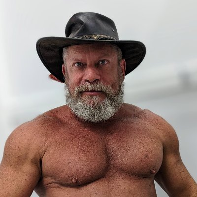 Muscle Daddy dedicated to pleasure. Sex positive, life positive. Join me loving life on https://t.co/9qUJEd6d9S & https://t.co/Tj8Ghi0of7