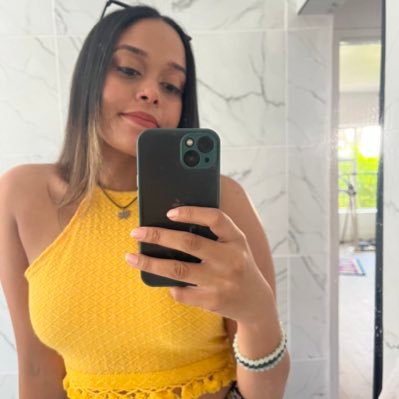 _rainbowchild__'s profile picture. Free your mind and everything'll follow 🦋