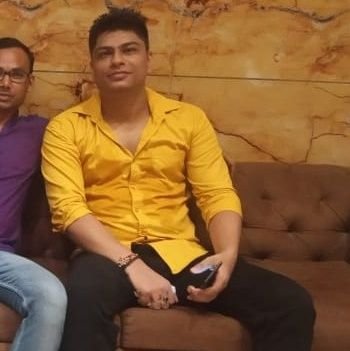 मुझे गिरते हुए पत्तों ने यह समझाया है,
बोझ बन जाओगे तो अपने भी गिरा देते हैं