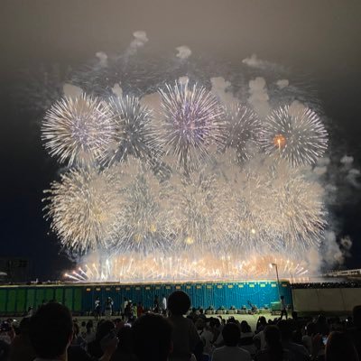 日本の政治を変えなきゃ未来はない。日本政府は誰のために仕事をしてる?なぜ自民党を支持する?増税されても、年金減らされても、自民党に投票するの?明らかにおかしいのに!私は自民党、公明党、維新、立憲民主党、共産党、社民党を拒否います。今の増税、消費税、社会保障費増額の日本をつくった政党。同罪です。