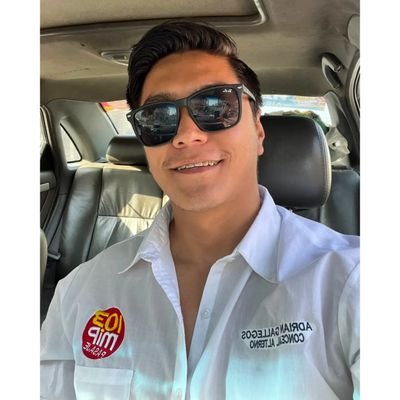 Papá de Emmanuel👶🏻
Comunicador Social (UCSG) 
Profe👨🏽‍🏫 (SSCC)