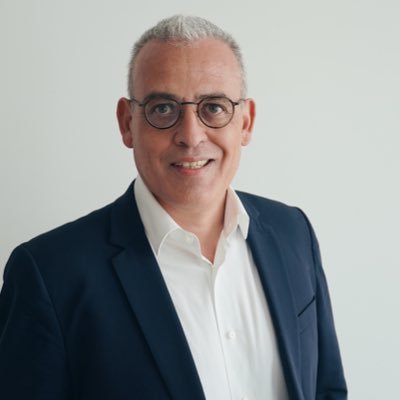 Associé Fondateur Directeur des Ressources Humaines #TransfoNum #humanInside #Inclusion #IA #Passionné de voyage.