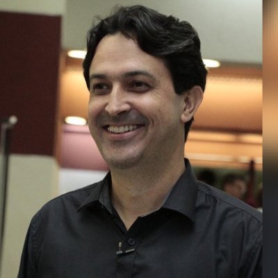 Jornalista. Âncora do Rota Atividade e editor do Conectado ao Poder. Passou pela TV Cultura, TV União, Atividade FM, Metrópoles FM, OK FM e Rádio Federal.