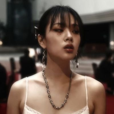 BezsensuXDD's profile picture. 