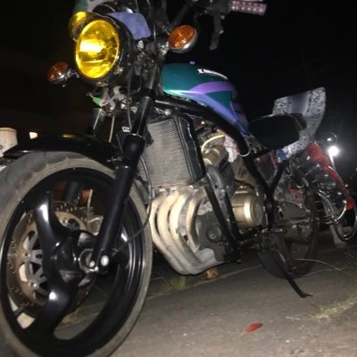 Twitter初心者。車もオートバイも旧車が好き!GSX400impulse、バリオス1型乗り沖縄 泡瀬小・美東卒・泡瀬 地下格闘技 世界で1番良いお父さんになれますように。 沖縄👉愛知