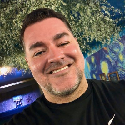 Professor / Chef / Administrador de empresas / Massoterapeuta.