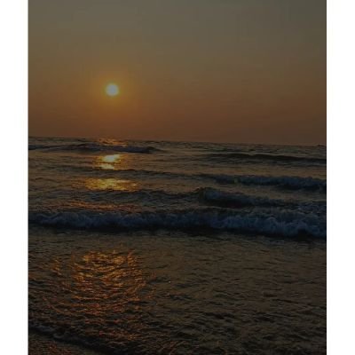 TasmiyaZain's profile picture. پس عمر رواں ٹہرے ہوئے غم