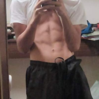 DchcAe's profile picture. 台中人
各位嗨