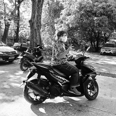 xuga__'s profile picture. "Yeah, Life goes on, Like this again.."