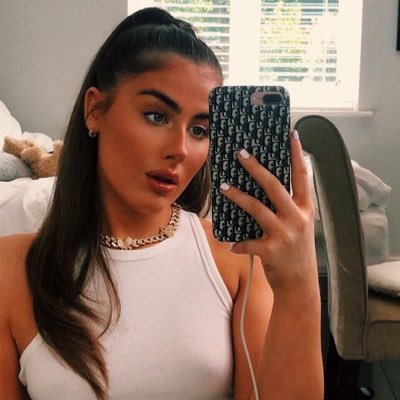 Birmingham / Manchester🏡🇬🇧 Law Student📖👩🏻🎓 UOM🏫 Pierced💉💉