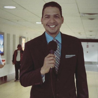 Venezolano 🇻🇪📍TX 🇺🇸 Periodista deportivo, Radio/TV. Moderador, presentador, animador y/o anfitrión. Creador de @lajornada_fc - Pichón de comediante 🎭