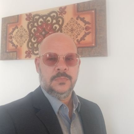 Família, livros, negócios, chess, F1, música, amigos, cultura e espiritualidade. O resto é perda de tempo!