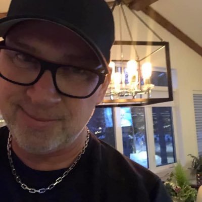 carlfra's profile picture. 