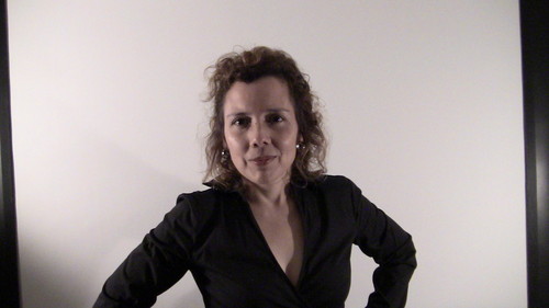 Josephina is an virtual manager, who helps overwhelmed independent service professionals, to automate their businesses.