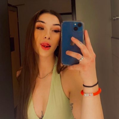 ravemompey's profile picture. my personality is dubstep and taylor swift💃🏻