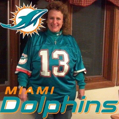 I have a ❤️ heart of gold and love the MIAMI DOLPHINS 🐬.  Mike Gesicki #88.is my favorite player...