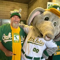 LF Stomperbeanie 🐘💚🧤💛(@section134lf) 's Twitter Profile Photo