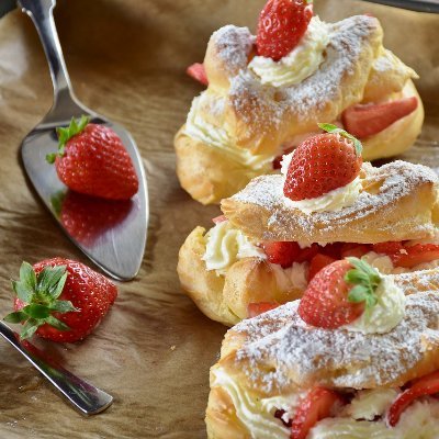 MlearningWeb's profile picture. 朝食のパンで一日がはじまる