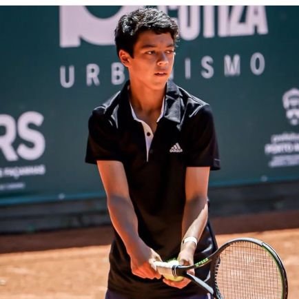 Santiago Serrano Huidobro. Jugador de tenis junior. Nací en Viña del Mar el 2005 y ahora vivo en Santiago. Número 3 de Chile en Ranking ITF Junior 🇨🇱🎾.