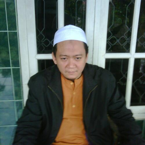 Alumni Tarbiyatul Falah Al-Afandiyah Sadamukti cimelati 1983-1985
Alumni Sunanul-Huda Cikaroya 1985-1993
