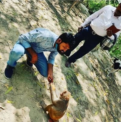 अहिंसा परमो धर्मस्तथाहिंसा परं तपः।
अहिंसा परमं सत्यं यतो धर्मः प्रवर्तते।।
|| बाल्यकाल स्वयंसेवक ||
सोशल मीडिया प्रभारी
हिमालय परिवार उत्तर प्रदेश