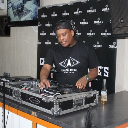 im a dj/ a sound engineer. love house music with my every thing. Mr deep Soulful house music.
Founder at The Anapologetic Mixtapes