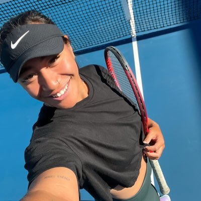 23 🤎 pro tennis player