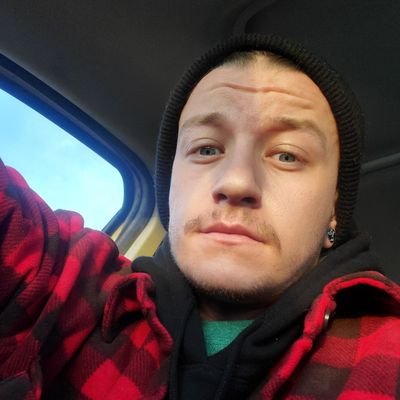 POS | 29 | Canadian 🇨🇦 | Fire Fighter 🚒 |Affiliate twitch streamer 🎮 | https://t.co/pp5rkSX3LI