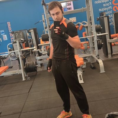 Streamer et Youtubeur ou je raconte des histoires aux heures perdues le tout dans la bonne humeur / Anime-Manga Fan / Muscu life